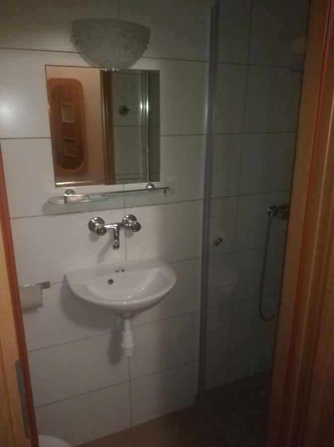 Hotel Mark Marki  Buitenkant foto